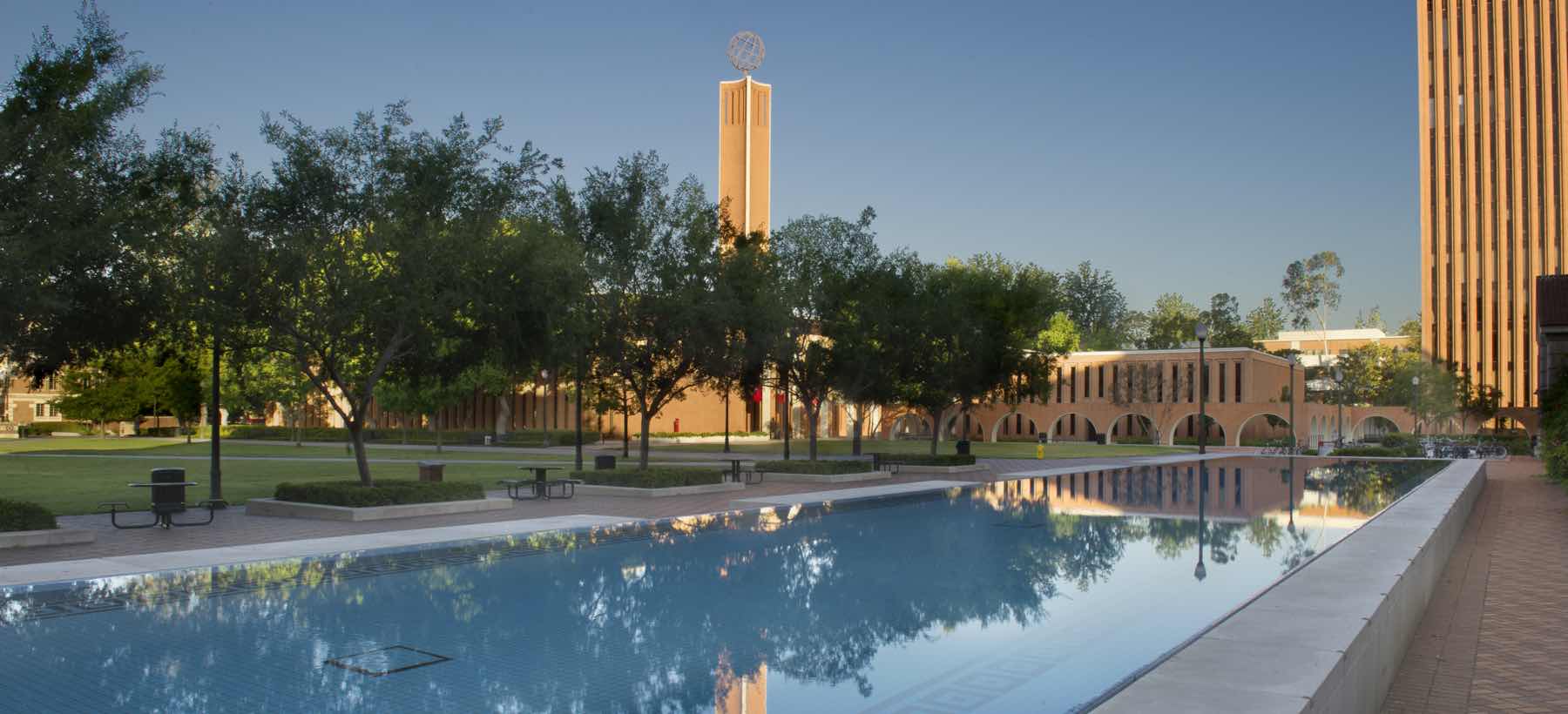 Leavey Library reflecting pool